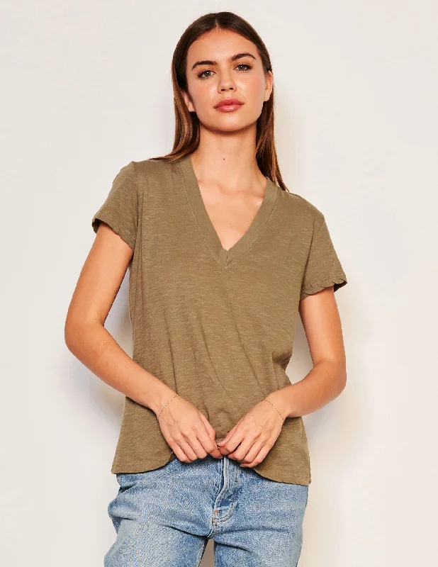 Sundry Deep V-Neck Tee in Fern