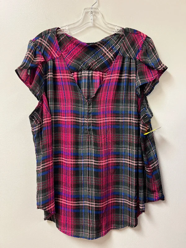 Top Short Sleeve By Torrid In Plaid Pattern, Size: 2x